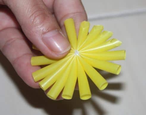 How to make a flower from Drinking Straw