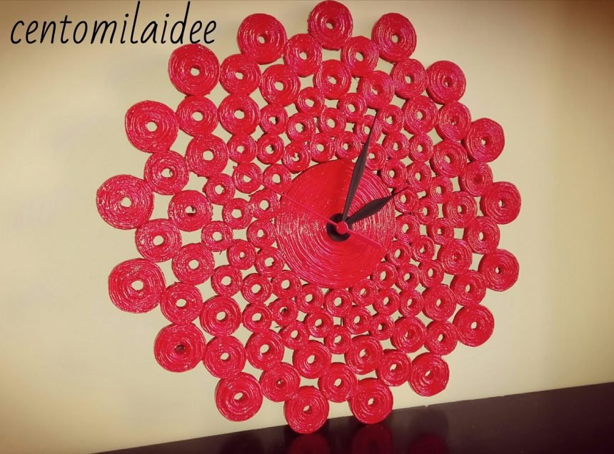 Wall clock with paper straws