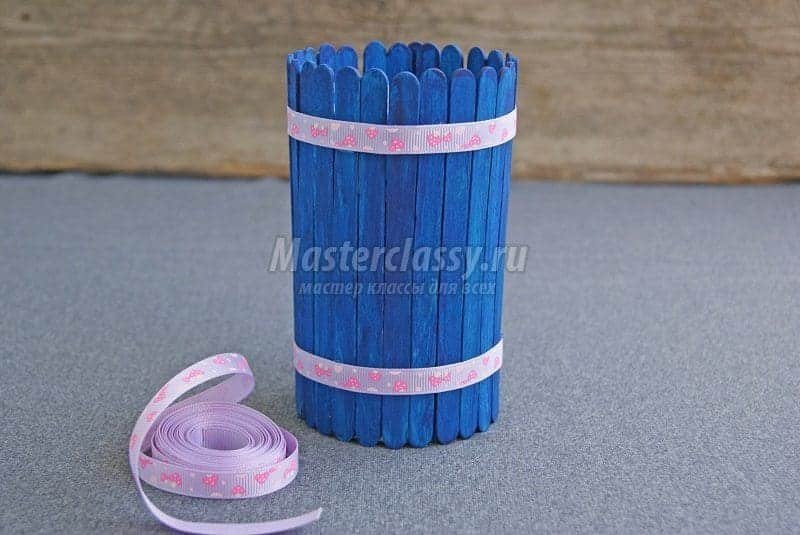 wooden sticks pencil holder