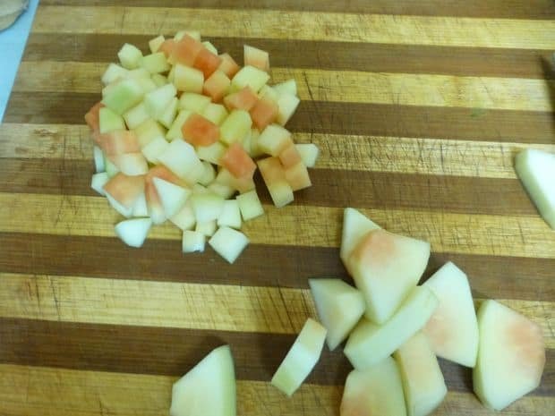 colourful tutti-frutti cubes from raw papaya