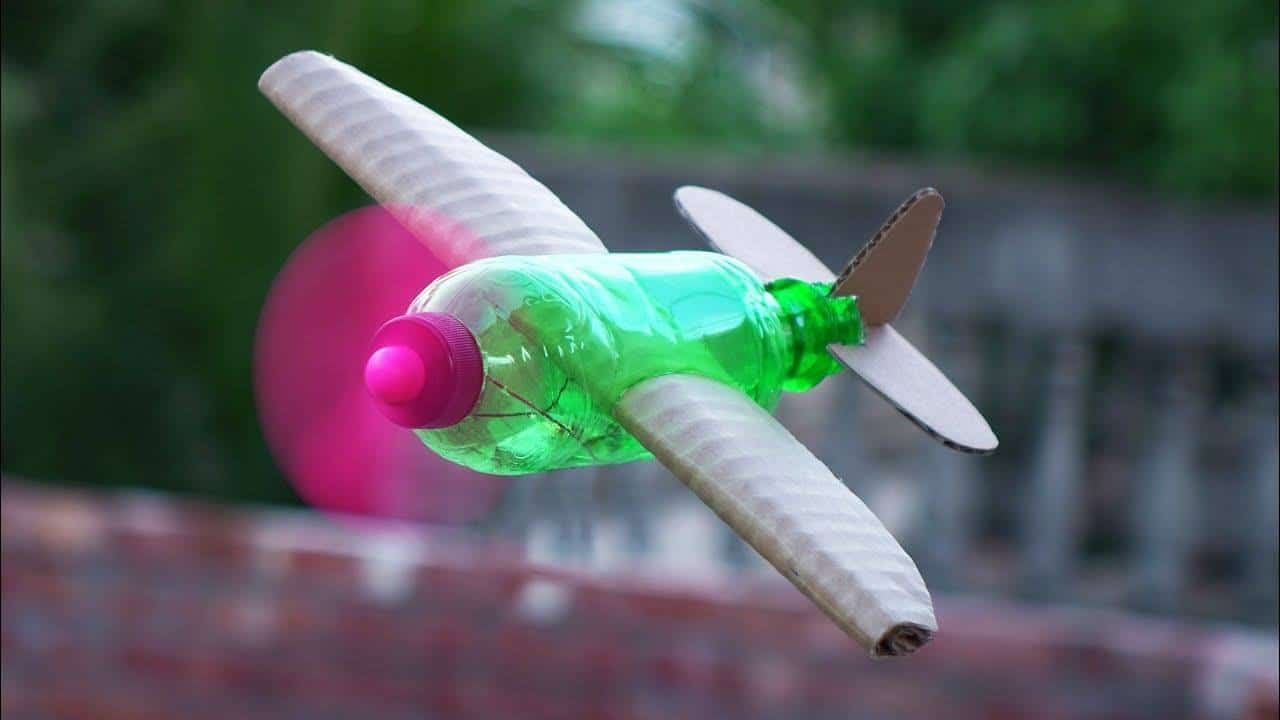  flying airplane using plastic bottle 