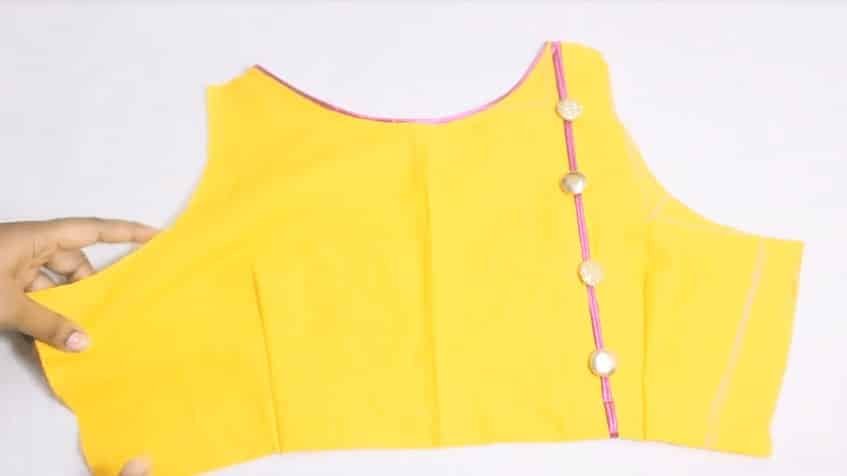 Designer back neck for blouse