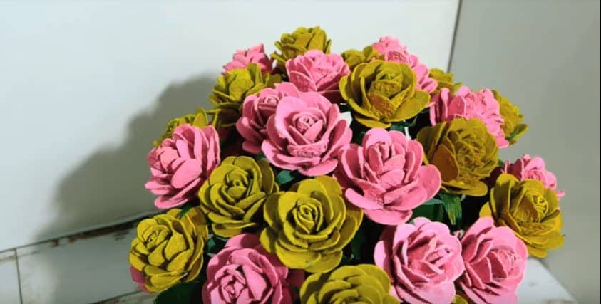 Beautiful roses from upcycled egg carton box