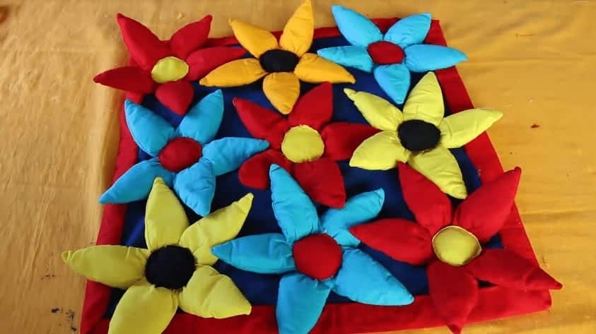 How To Make Floor Mat With Flowers Design Using Waste Clothes
