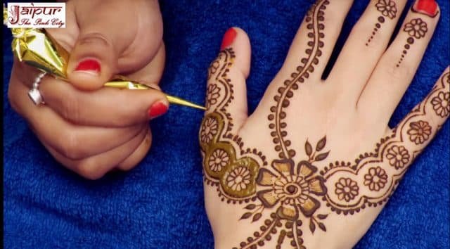 Awesome mehndi design for hands - Simple Craft Idea