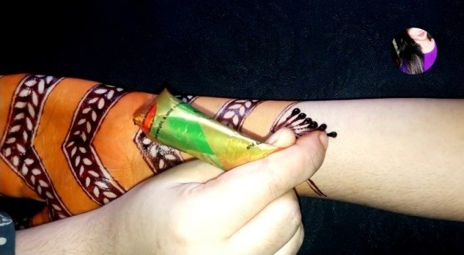 mehndi with the help of cello tape