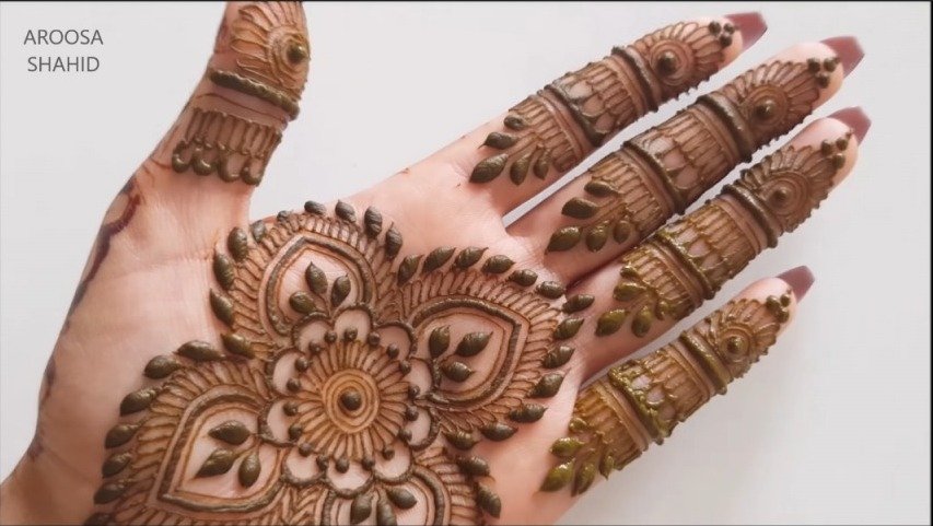 Intricate party henna design