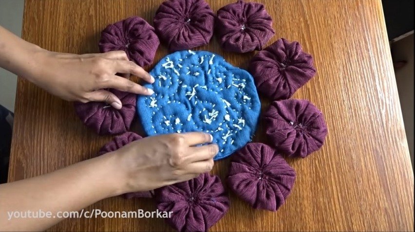 Flower shaped mat