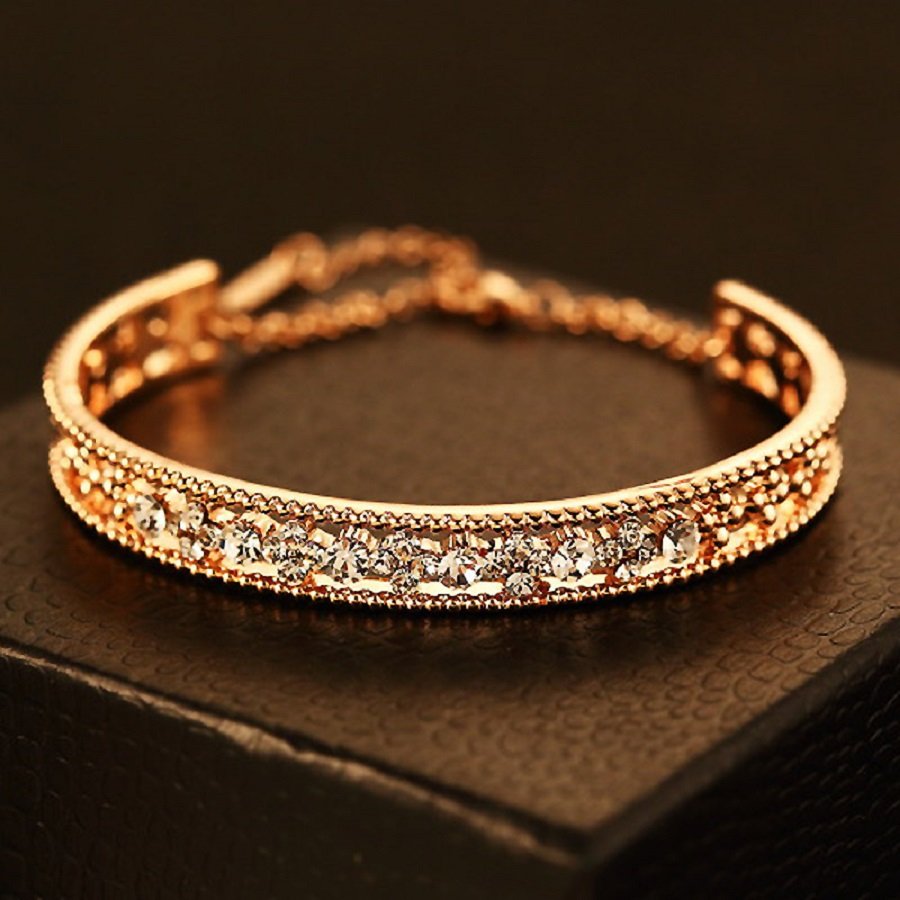 Luxurious brand of gold  bracelets  for women  Simple Craft 