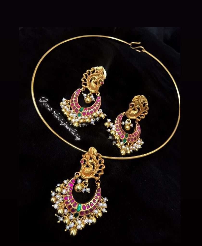 The Sleek Choker Trend