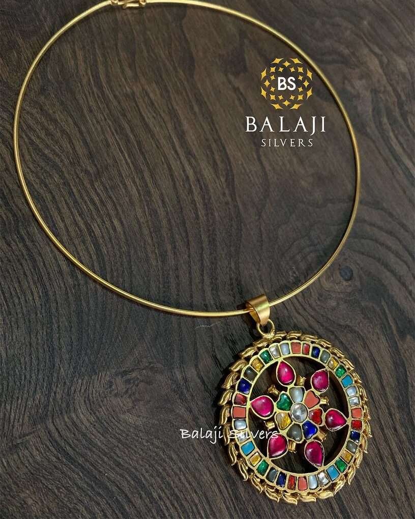 The Sleek Choker Trend