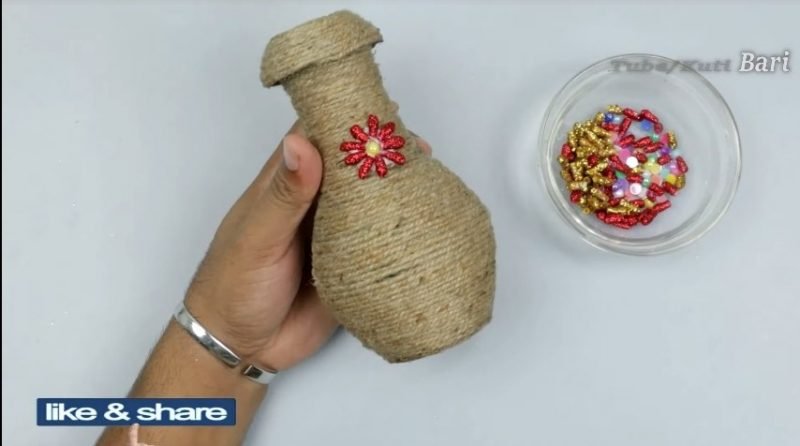 Jute flower vase
