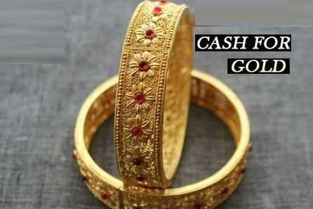 Gold Bangle with Unique Design
