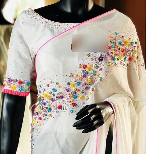 Trendy saree blouse design