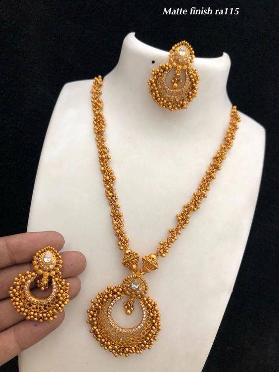 10 Latest collection of gold necklace designs in 30 grams
