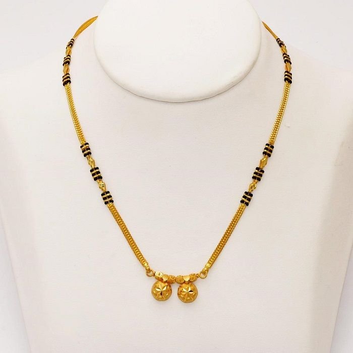 Short mangalsutra design