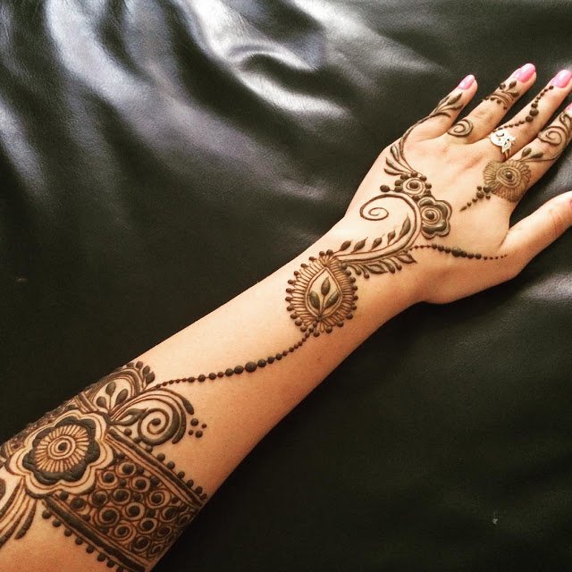 Simple Arabic Mehndi