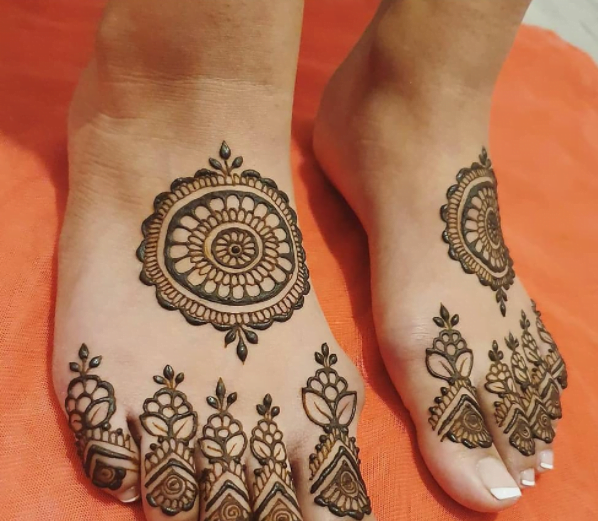Foot mehndi design