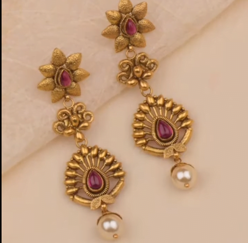 Gold earrings design