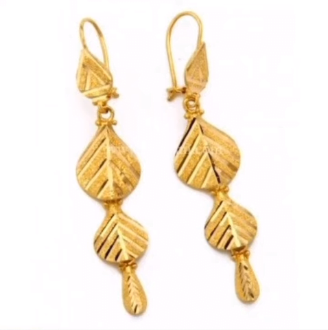 Gold earrings design