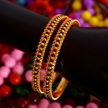 Gold bangle design