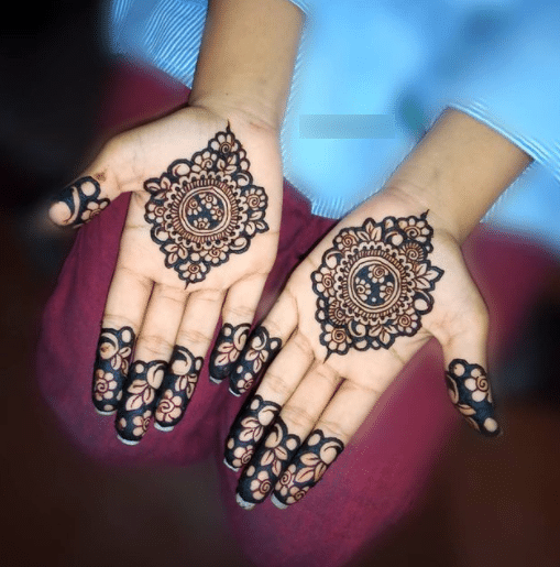 Elegant henna mehndi designs - Simple Craft Idea