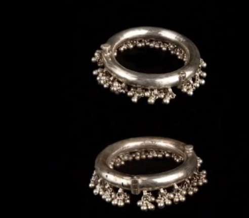 traditional toe ring designs