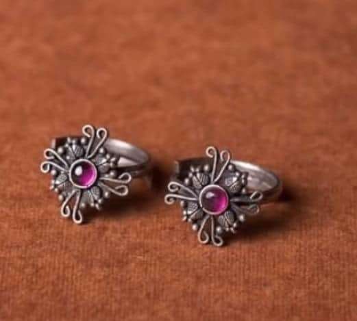 traditional toe ring designs