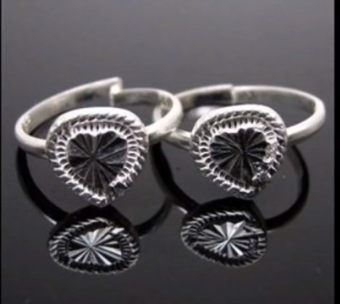 traditional toe ring designs