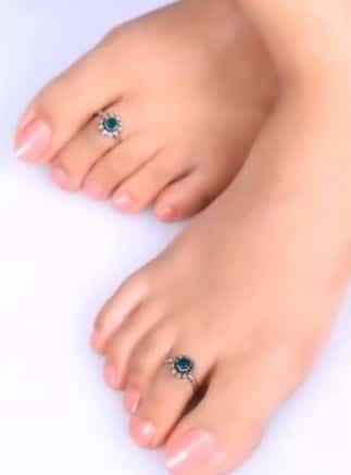 traditional toe ring designs