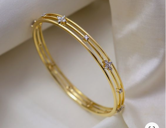 Simple gold stone bangle design