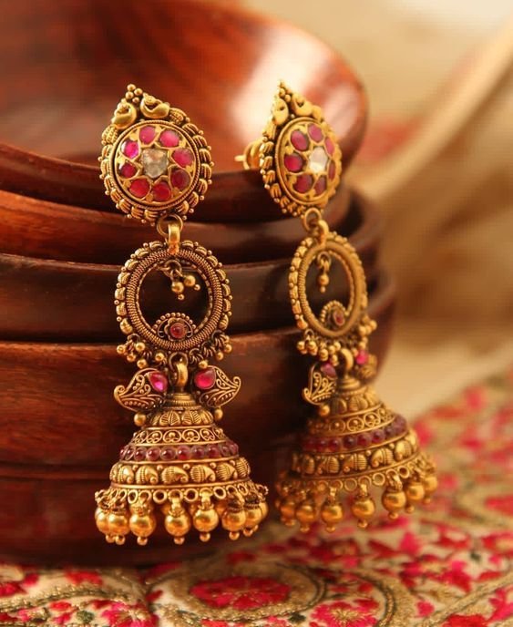 gold jhumka earring design