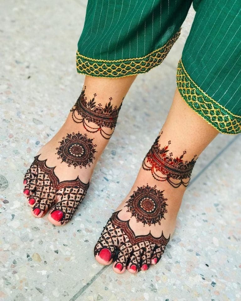 Elegant Feet Mehndi Designs