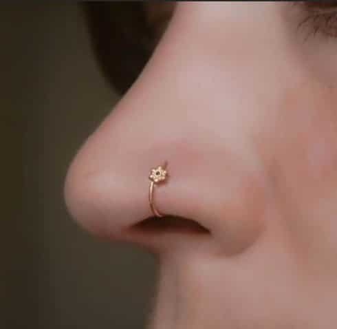 Latest gold nose pin design