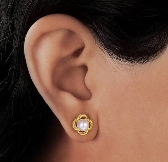Stylish pearl earrings design