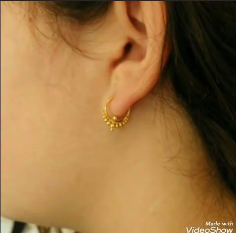 lightweight gold earrings design