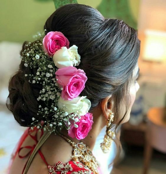 Hair Bun With Floral Gajra