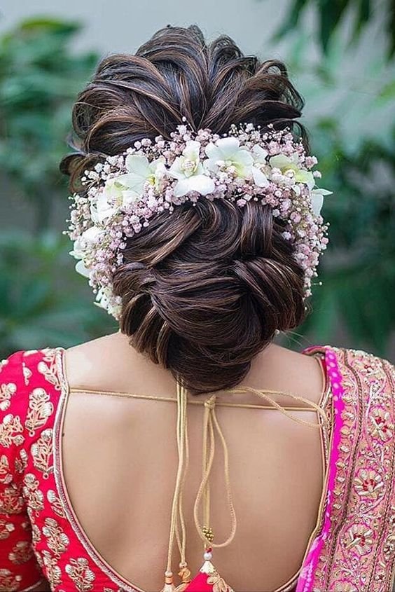 Hair Bun With Floral Gajra