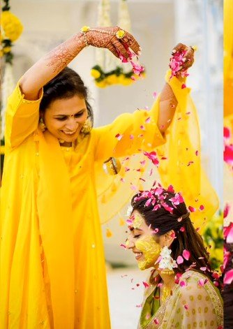 haldi ceremony poses for bride