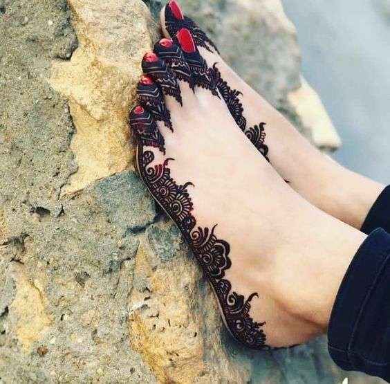 Feet mehndi design (14)