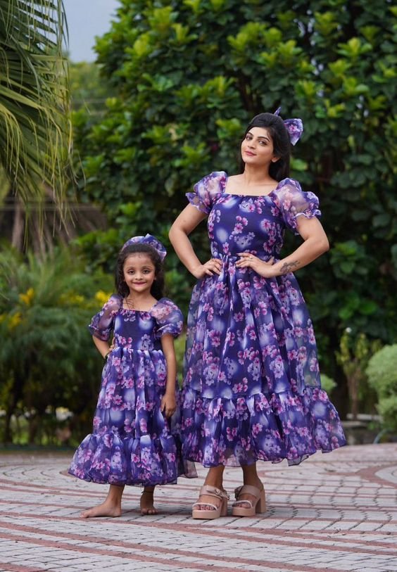 Matching mother daughter dresses (4)