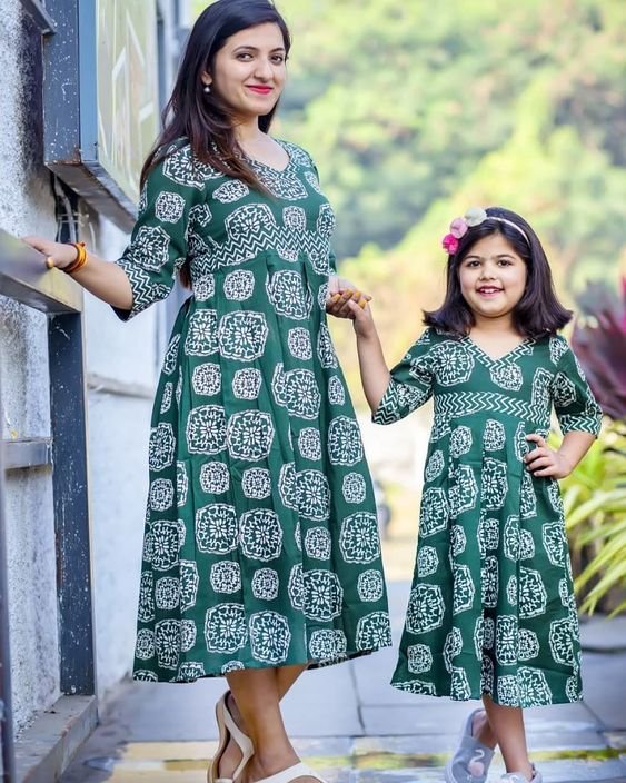 Matching mother daughter dresses (7)