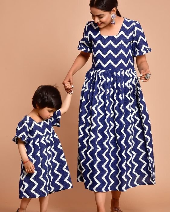 Matching mother daughter dresses (8)