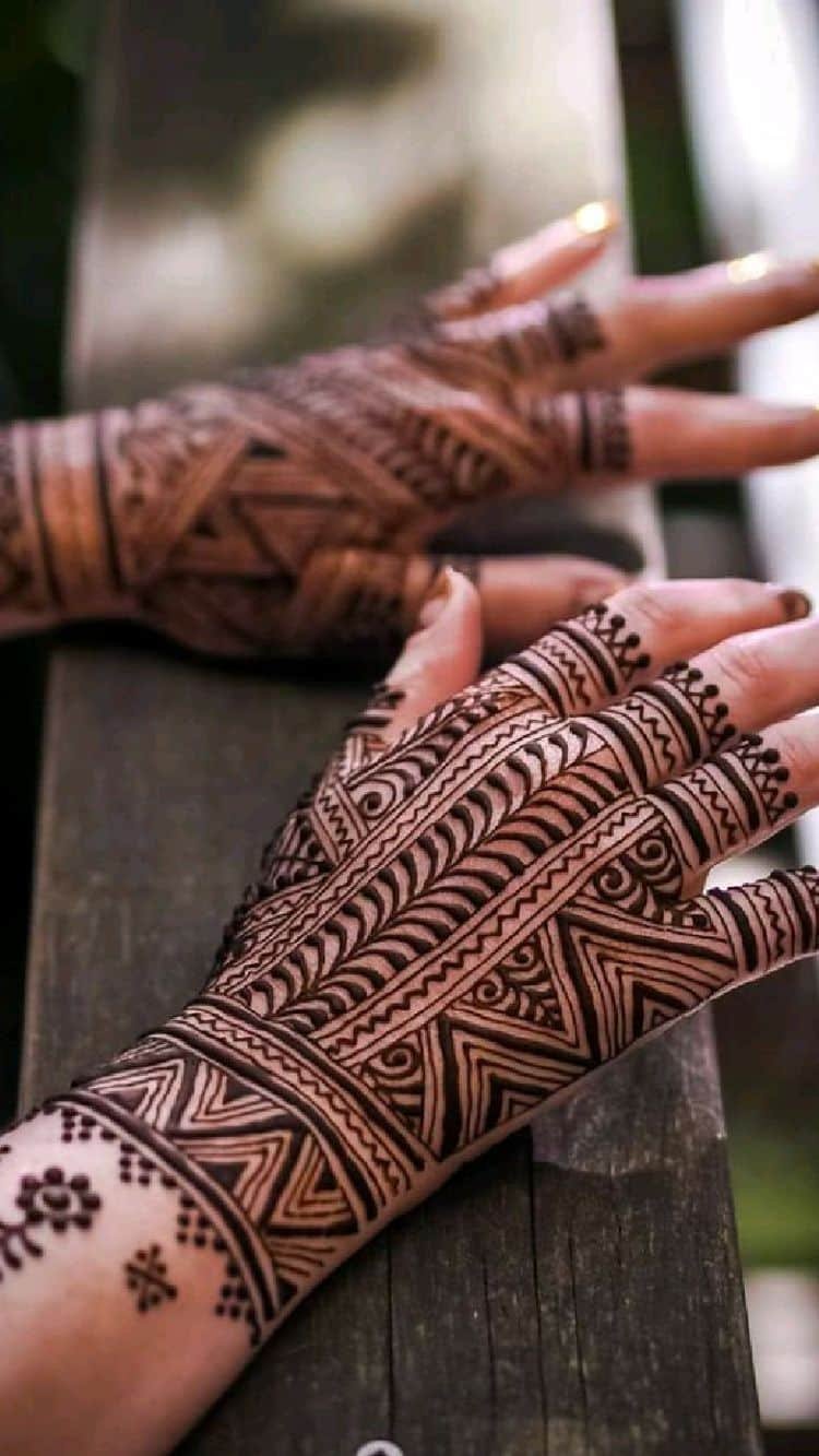 Stylish plam henna mehendi design (12)