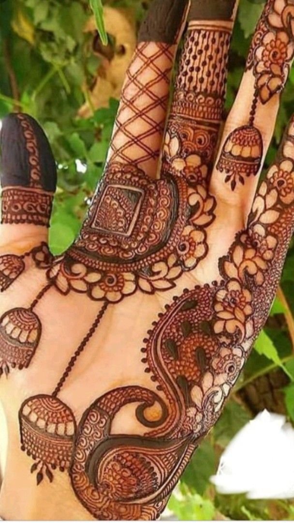 Stylish plam henna mehendi design (14)