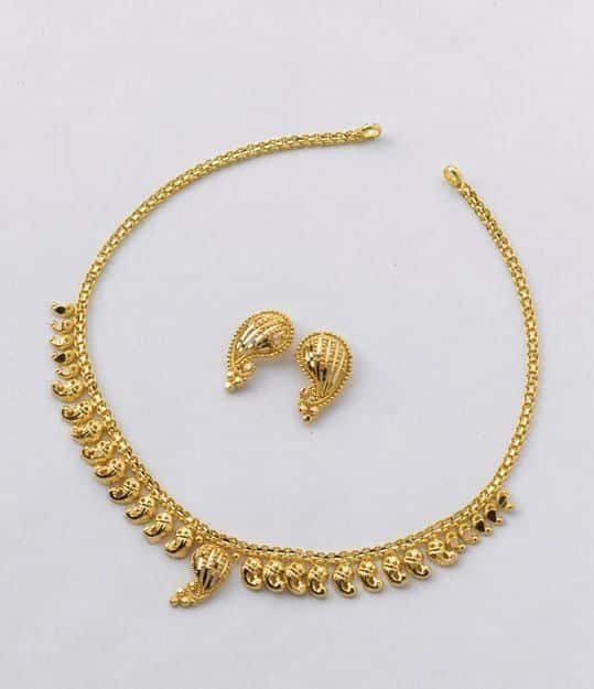 Designer light weight gold necklaces (2)