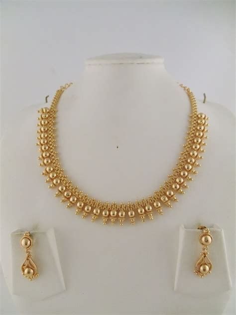 Designer light weight gold necklaces (7)