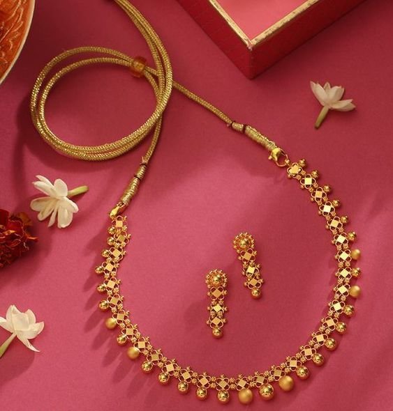 Designer light weight gold necklaces (8)