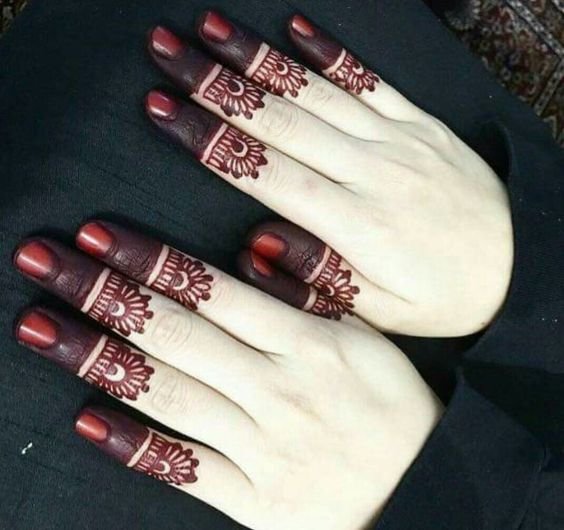 Finger mehndi design
