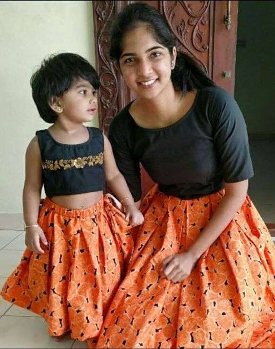 Mother and Daughter Same Dress Designing Ideas (5)